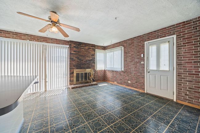 17433 Appletree Dr, House other with 3 bedrooms, 1 bathrooms and 6 parking in Hazel Crest IL | Image 8