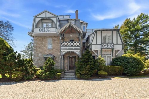 8-6 Howe Ave, Newport, RI, 02840-4053 | Card Image