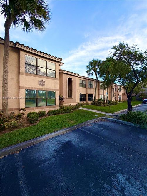 apt-9201-2900 S University Dr, Davie, FL, 33328-1409 | Card Image