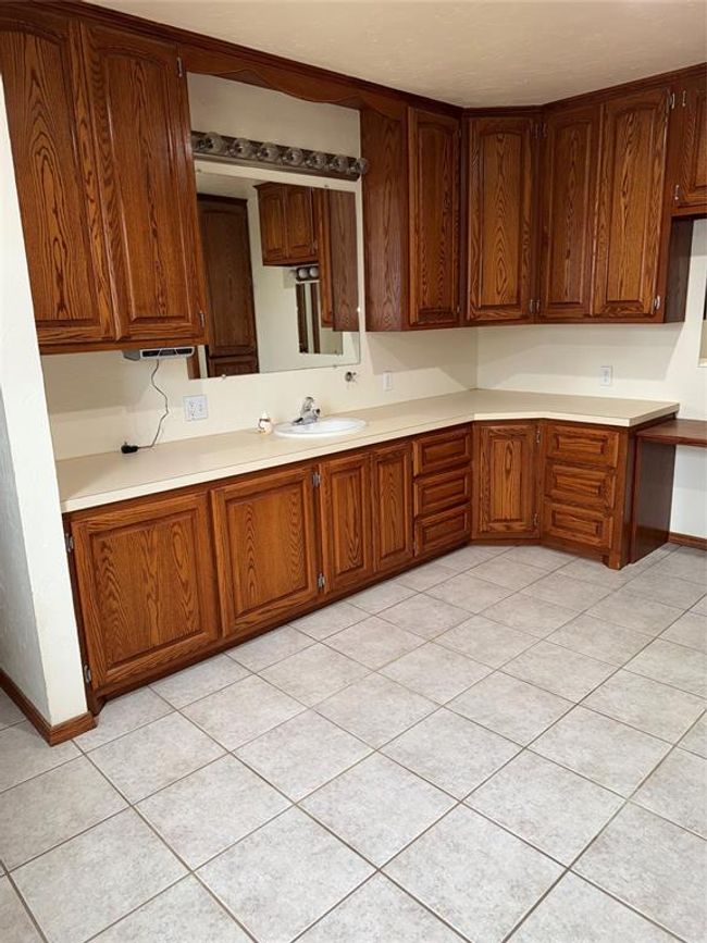724 E 7 Th St, House other with 4 bedrooms, 2 bathrooms and null parking in Olustee OK | Image 8