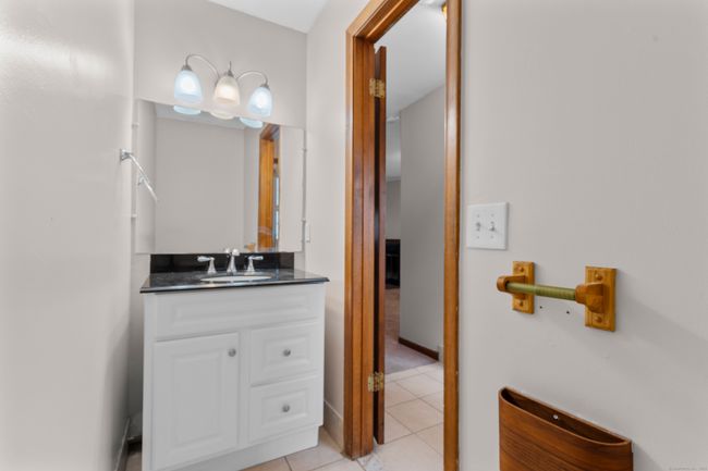 118 - 118 Hilltop Dr, House other with 2 bedrooms, 2 bathrooms and null parking in Weatogue CT | Image 12
