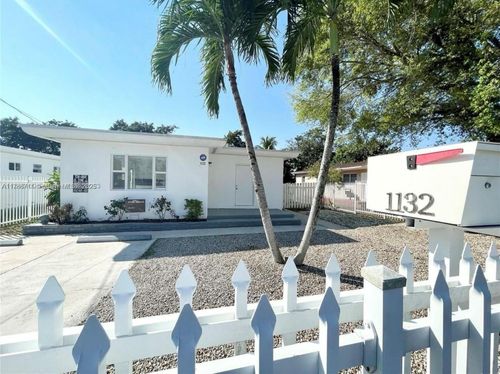1130 Ne 111th St, Miami, FL, 33161-7623 | Card Image