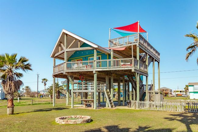 307 Murex St, House other with 3 bedrooms, 2 bathrooms and null parking in Surfside Beach TX | Image 4