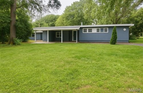 750 Robinwood Dr, Florissant, MO, 63033-5710 | Card Image