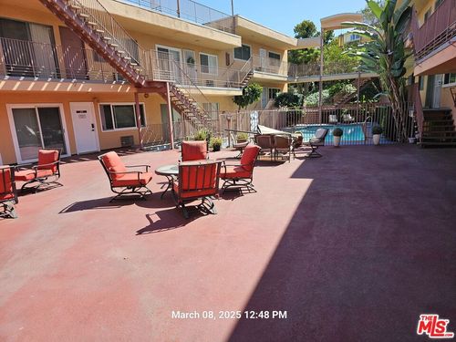 apt-206-3750 Stocker St, View Park, CA, 90008-5151 | Card Image