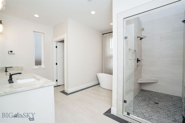 Primary Suite Bathroom- Main Level | Image 18