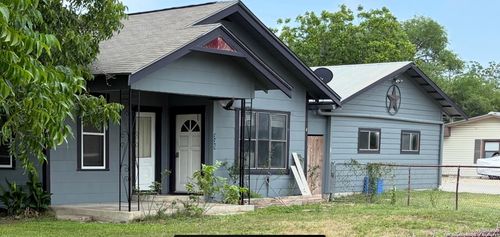 335 E San Antonio St, Marion, TX, 78124-2142 | Card Image