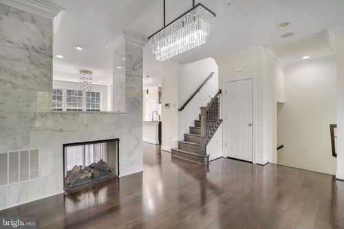2082 Hutchison Grove Ct, FALLS CHURCH, VA, 22043-2585 | Card Image