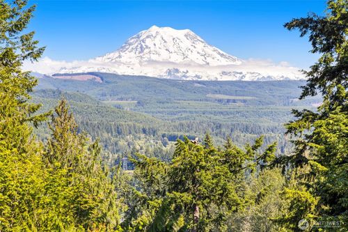 22715 Country Dr E, Graham, WA, 98338-7231 | Card Image