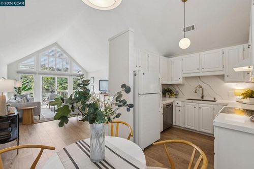 b-122 Ascot Ct, Moraga, CA, 94556-1438 | Card Image