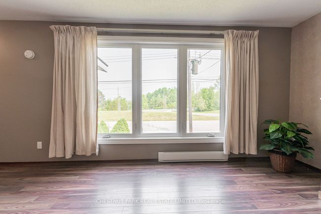2537 3rd Ave E, House other with 3 bedrooms, 2 bathrooms and 5 parking in Owen Sound ON | Image 6