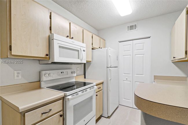 APT-1004 - 897 Fording Island Rd, Condo with 2 bedrooms, 2 bathrooms and null parking in Bluffton SC | Image 29