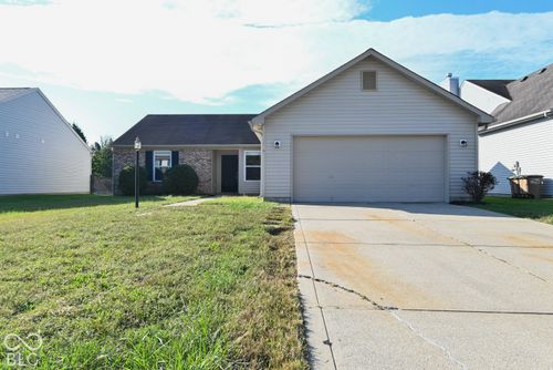 2265 Lakecrest Dr, Columbus, IN, 47201-1402 | Card Image