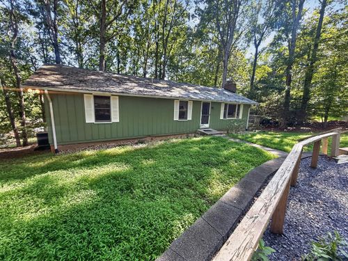 200 Retreat Ln, Huddleston, VA, 24104-3136 | Card Image