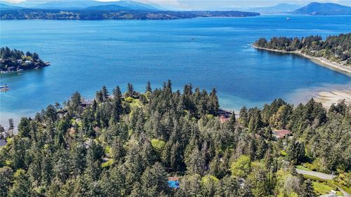 11077 Chalet Rd, North Saanich, BC, V8L5M2 | Card Image