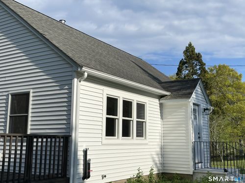 1039 North Rd, Groton, CT, 06340-3273 | Card Image
