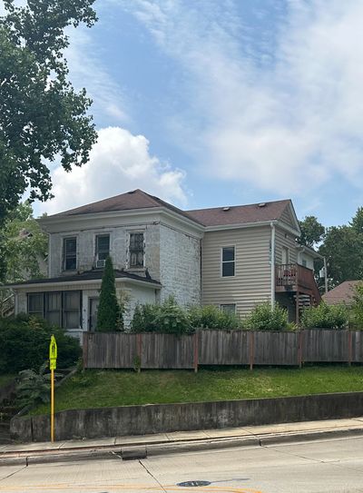 411 N Center Street, Home with 4 bedrooms, 2 bathrooms and 8 parking in Joliet IL | Image 3