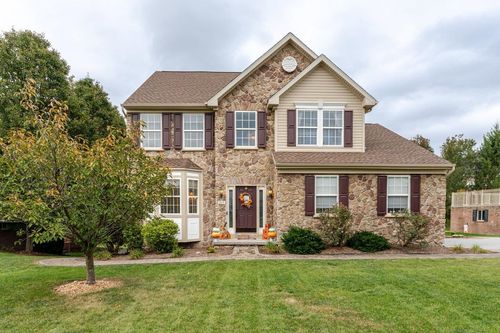 209 Buchanan Dr, BROADWAY, VA, 22815-9747 | Card Image