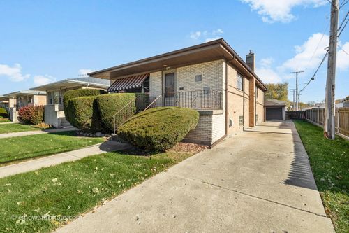 679 Manistee Ave, Calumet City, IL, 60409-3929 | Card Image