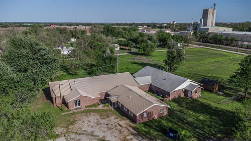 4056150128-1028 N 11th St, Chickasha, OK, 73018-1706 | Card Image