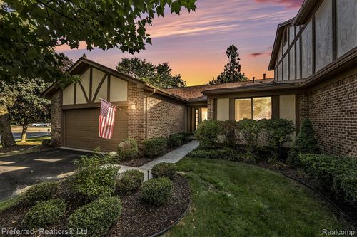 22383 Chelsea Ln, Novi, MI, 48375-4031 | Card Image