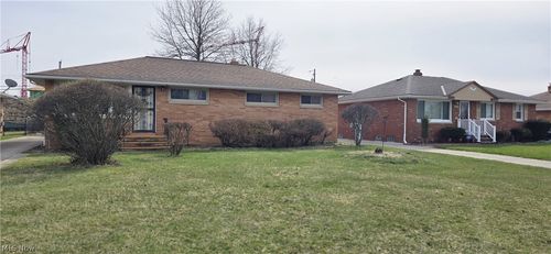 24780 Picone Ln, Bedford Heights, OH, 44146-1949 | Card Image