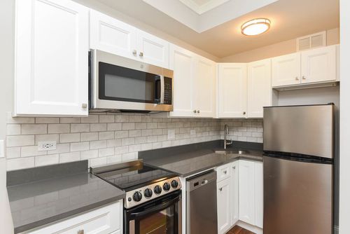 apt-108-640 W Wrightwood Ave, Chicago, IL, 60614-2544 | Card Image