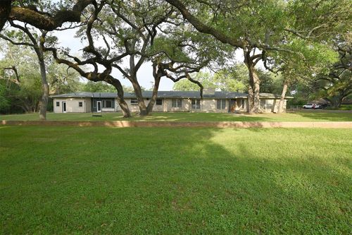 1013 Quail Ln, Eagle Lake, TX, 77434-7114 | Card Image