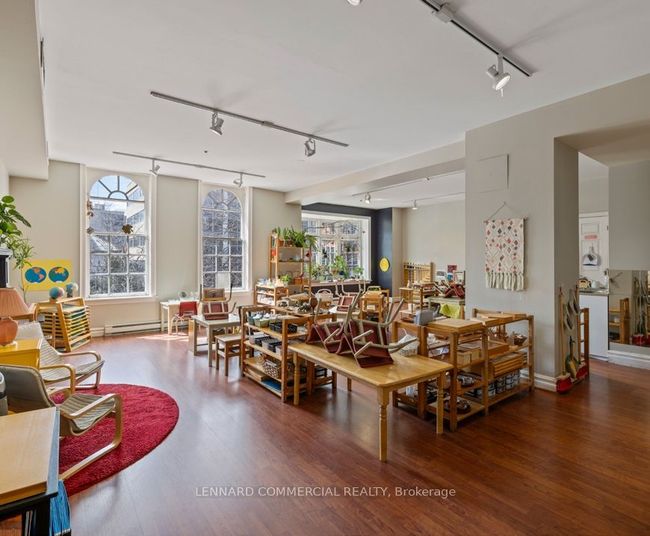 39 Spadina Rd, Home with 0 bedrooms, 0 bathrooms and null parking in Toronto ON | Image 17