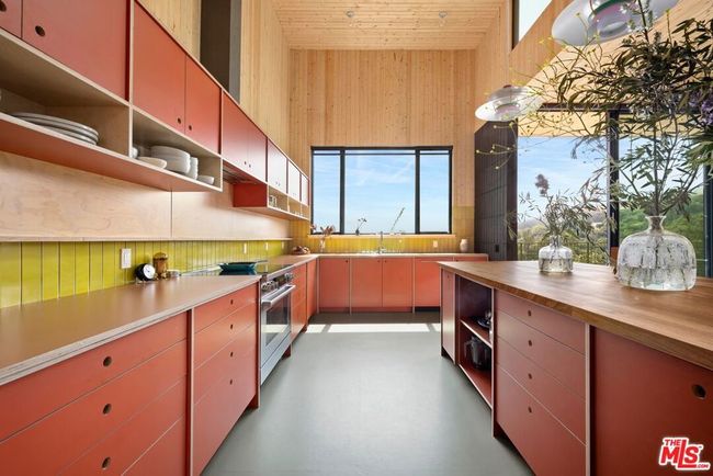 20485 Medley Ln, House other with 4 bedrooms, 4 bathrooms and 4 parking in Topanga CA | Image 9