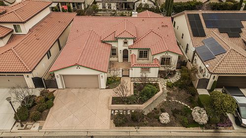 1562 N Empire Ln, Clovis, CA, 93619-0411 | Card Image