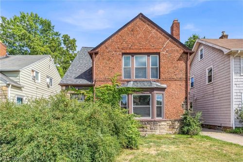 2up-13613 Cedar Rd, University Heights, OH, 44118-2639 | Card Image