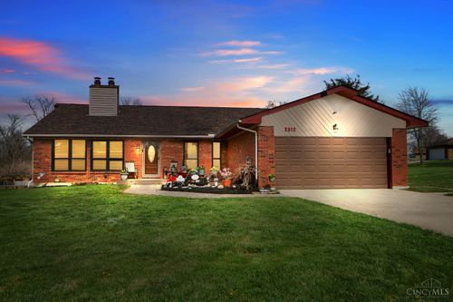 2312 Bevington Ln, Hamilton, OH, 45013-9335 | Card Image