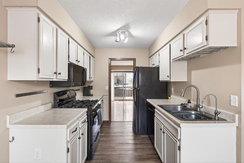 7023 146th Street Ct, Apple Valley, MN, 55124-7521 | Card Image