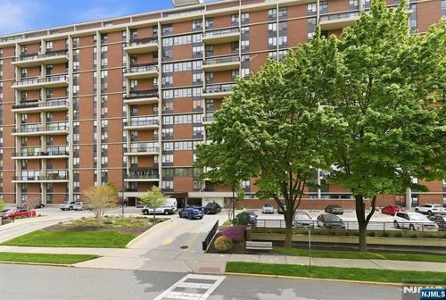 4 Horizon Rd, Fort Lee, NJ, 07024-6743 | Card Image