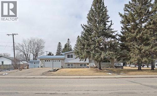 71 Fairview Ave E, Brooks, AB, T1R0N5 | Card Image