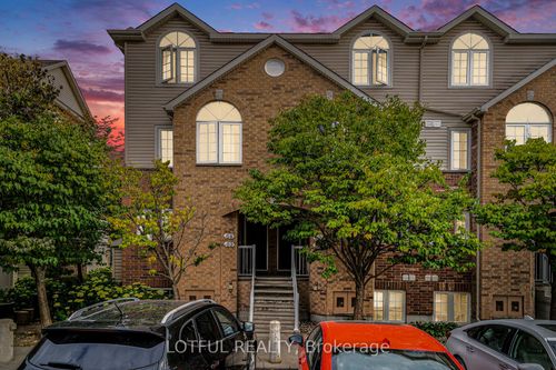58 Steele Park Private, Cyrville - Carson Grove - Pineview, ON, K1J0J2 | Card Image