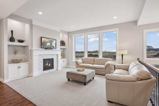 10' Great Room with huge Andersen Windows | Image 5