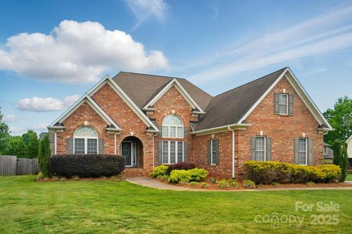 129 Daniel Efird Dr, Mount Holly, NC, 28120-1464 | Card Image