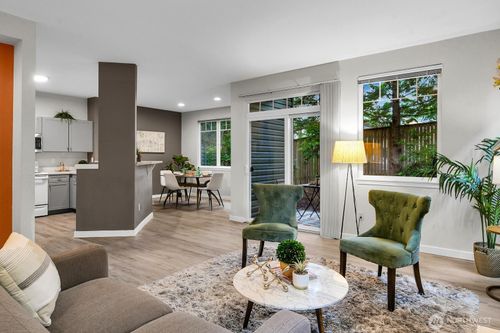 apt-j102-1500 S 18th St, Renton, WA, 98055-3586 | Card Image