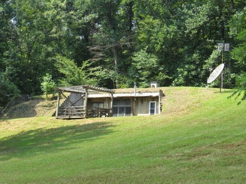 950 Cedar Hurst Ln, Pulaski, TN, 38478-9211 | Card Image