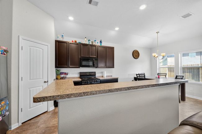 7615 Nevaeh Crest Path, House other with 3 bedrooms, 2 bathrooms and 2 parking in Houston TX | Image 14