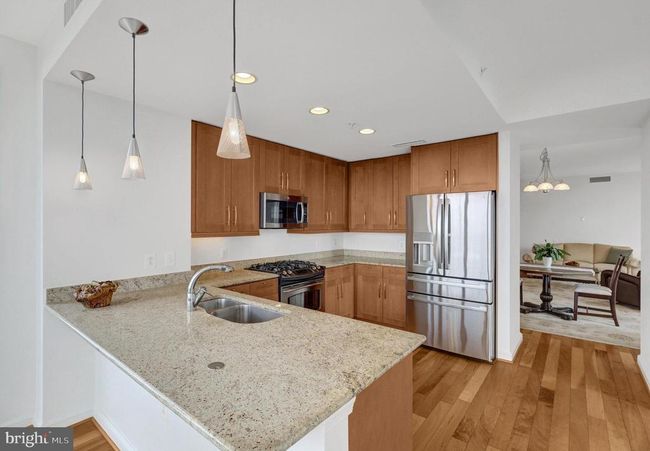 UNIT-907 - 11990 Market St, Condo with 3 bedrooms, 2 bathrooms and null parking in RESTON VA | Image 21