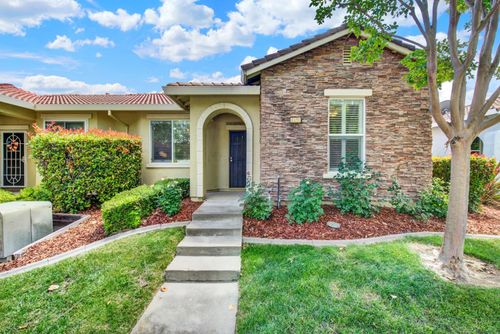 5824 Northborough Drive, Sacramento, CA, 95835 | Card Image