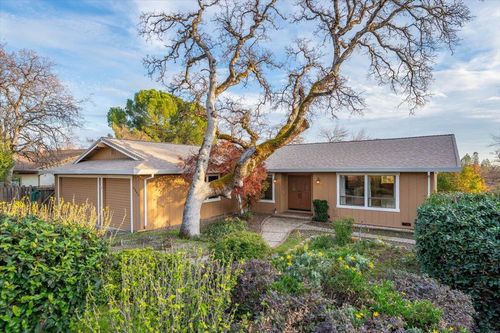 3345 Golden Heights Dr, Redding, CA, 96003-1722 | Card Image