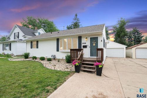 3108 E 15th St, Sioux Falls, SD, 57103-2902 | Card Image