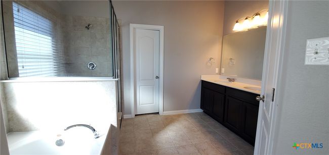 716 Oyster Crk, House other with 4 bedrooms, 2 bathrooms and null parking in Buda TX | Image 11