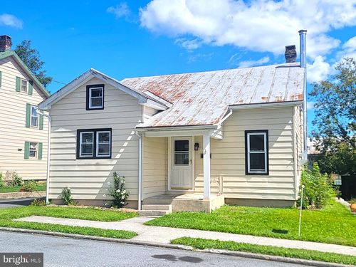 26 N 4th St, SHARTLESVILLE, PA, 19554-7002 | Card Image