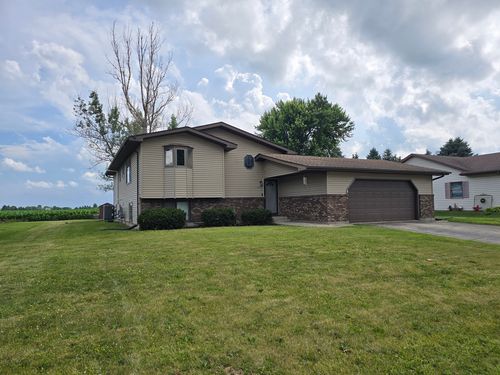 515 W Cherokee Ave, Shabbona, IL, 60550-9775 | Card Image