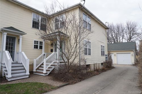 3-35726 Brush St, Wayne, MI, 48184-1605 | Card Image